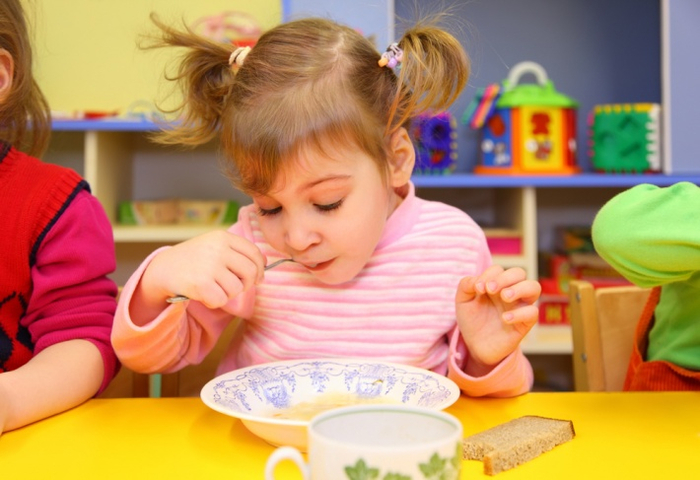 Прием пищи в детском саду картинки